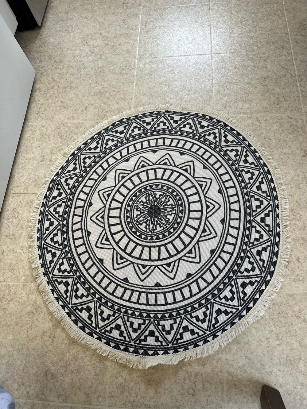 Round Boho Mandala Fringe Rug 32” Black Cream Woven Floor Mat Tapestry